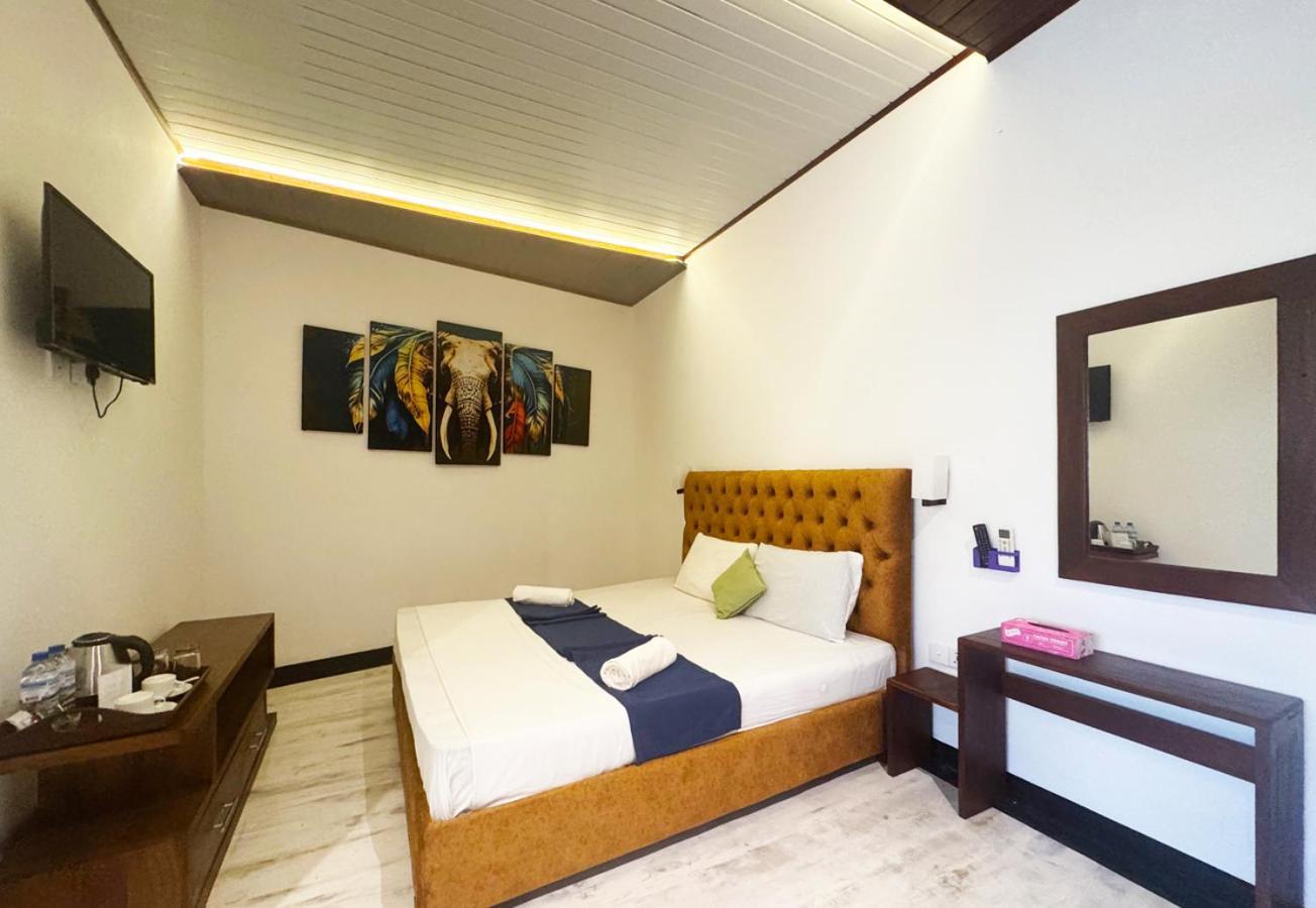 Nico Lagoon Hotel Негомбо Екстериор снимка
