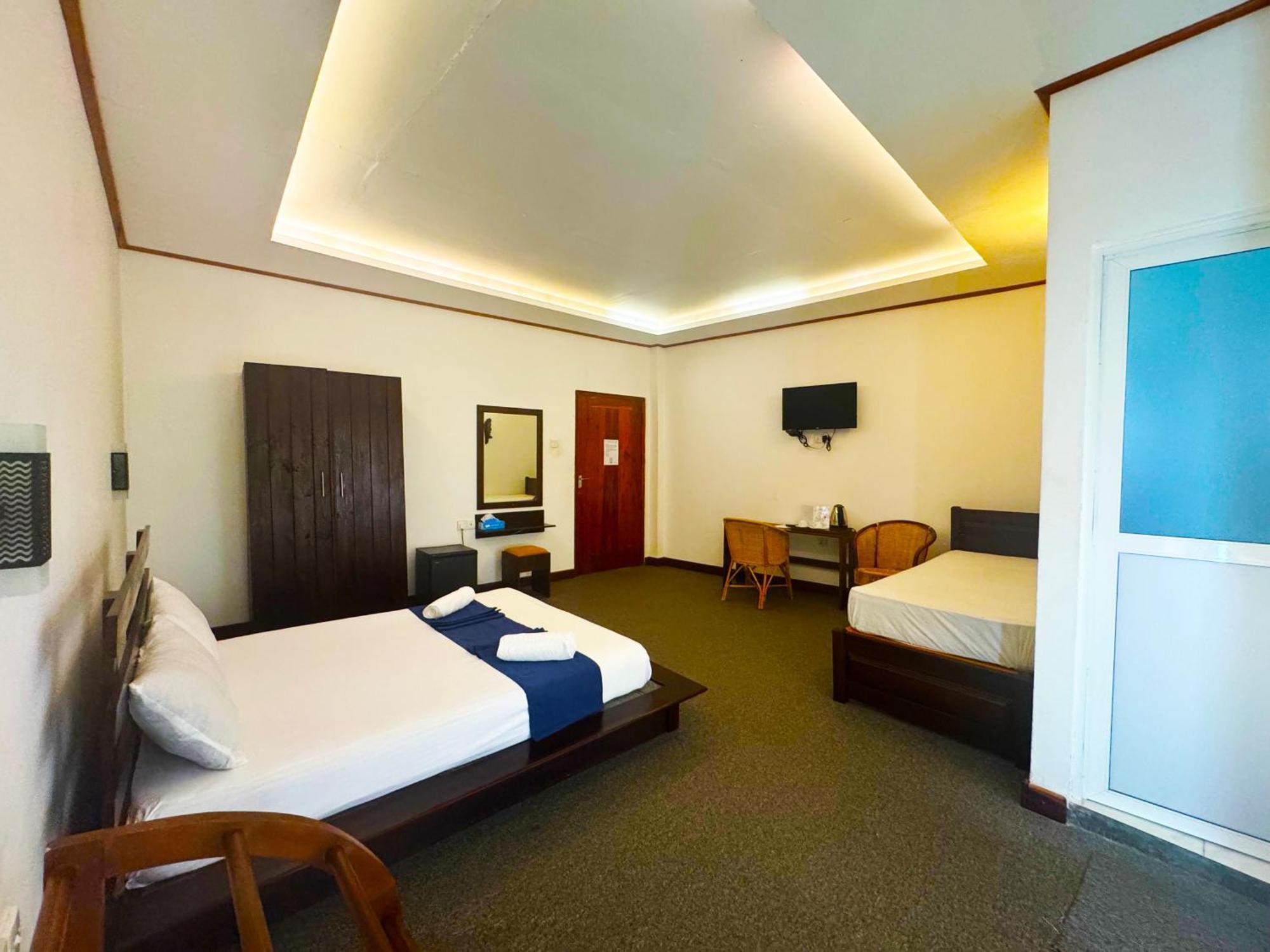 Nico Lagoon Hotel Негомбо Екстериор снимка